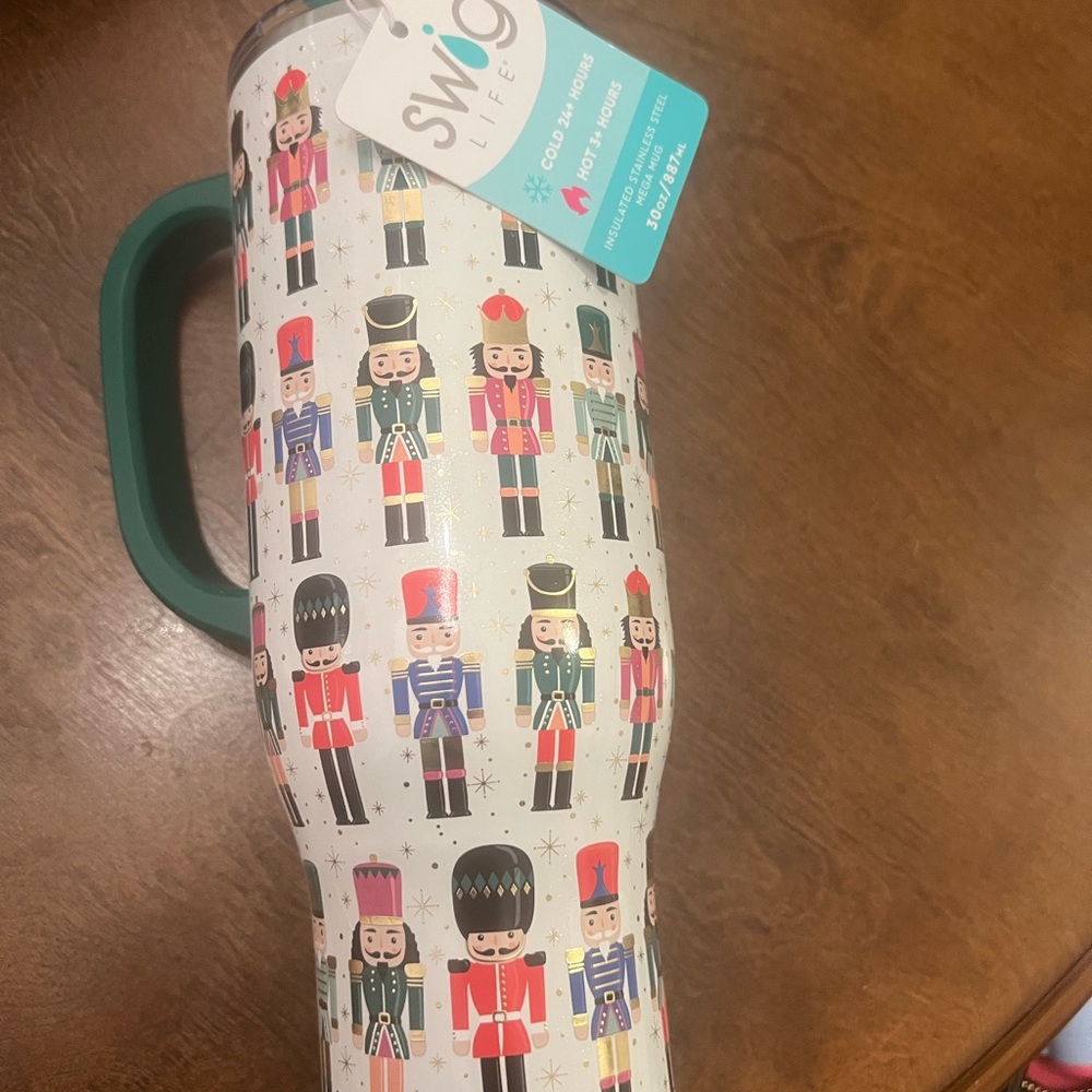 Swig Life 30oz  Nutcracker Mega‎ Mug White and Green